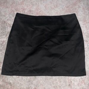 Superdown mini “skirt” - shorts underneath! Size small 🌹